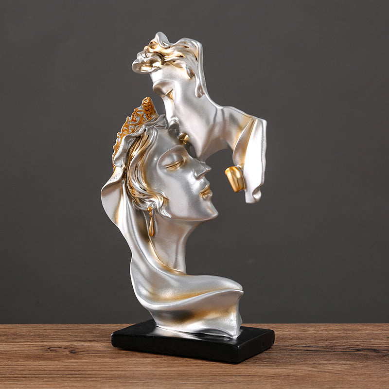 Nordic Creative Couple Kiss Resin Home Decor Statue
