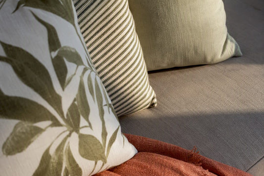 Layered cushion patterns in coordinated arrangement