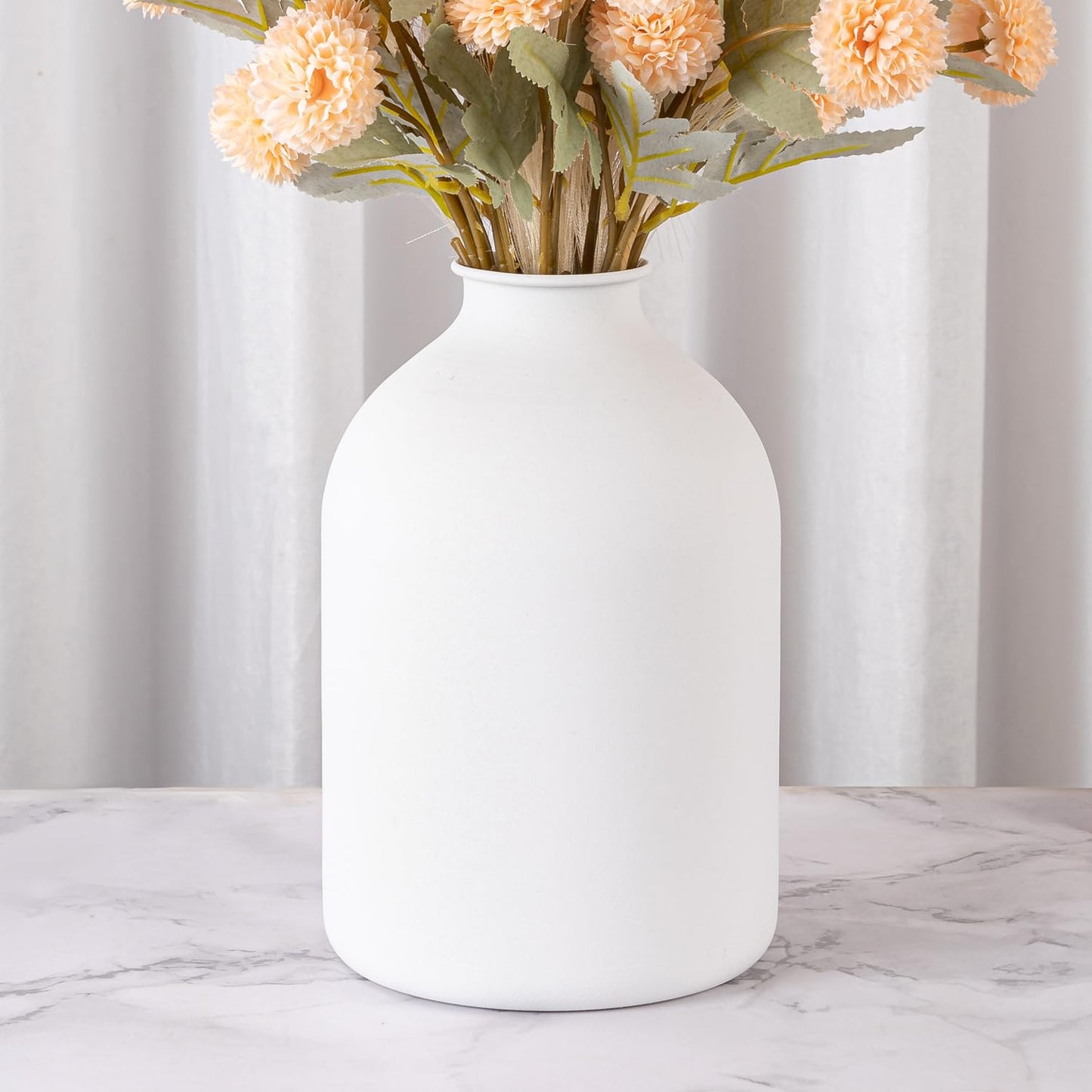 Metal Matte White Vase 8.7 inch Tall Iron Frosted Nordic Style Pampas Grass Vase for Centerpieces Minimalist Vase for Home Wedding Boho Décor